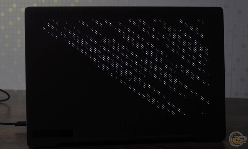 ASUS ROG Zephyrus G14 GA401IV-1