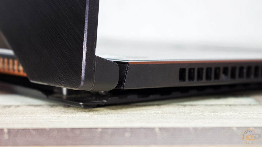 ASUS ROG Zephyrus GX501-1