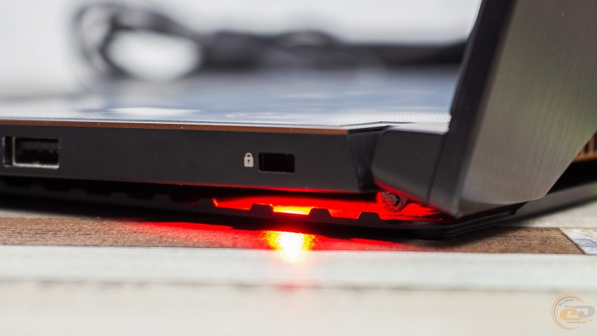 ASUS ROG Zephyrus GX501-1