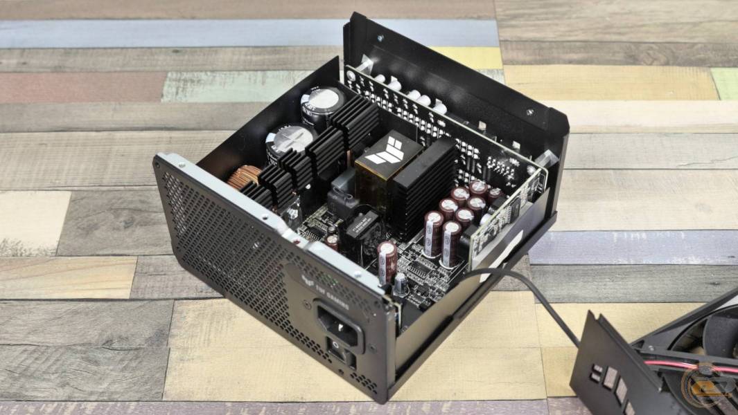 ASUS TUF Gaming 1000W Gold-2