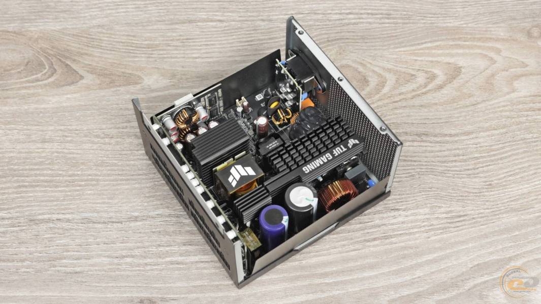 ASUS TUF Gaming 850W Platinum-2