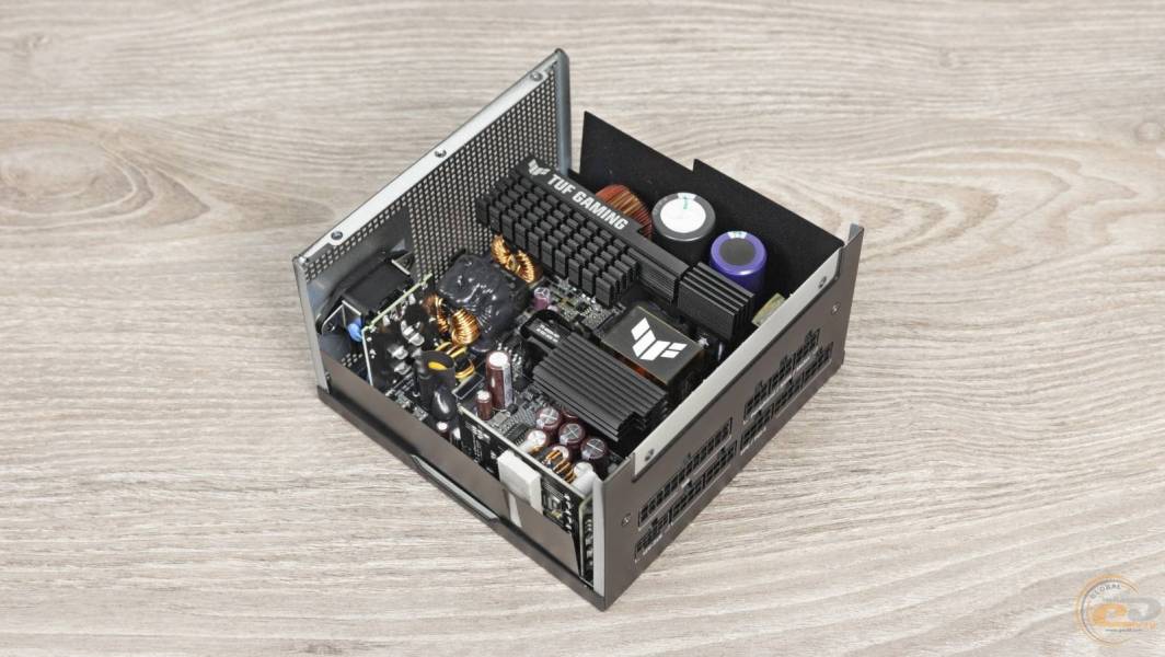 ASUS TUF Gaming 850W Platinum-2