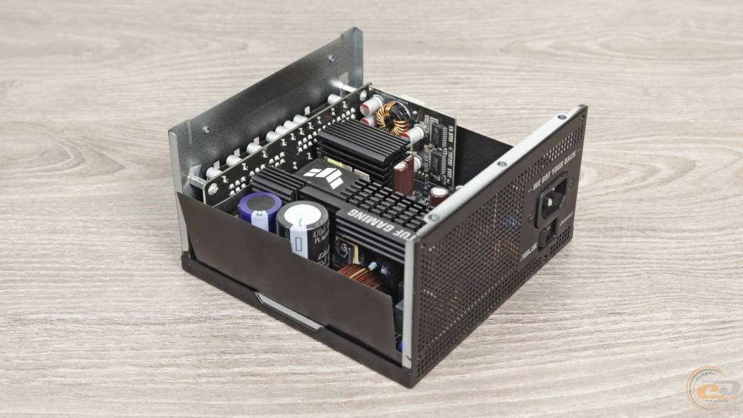 ASUS TUF Gaming 850W Platinum-2