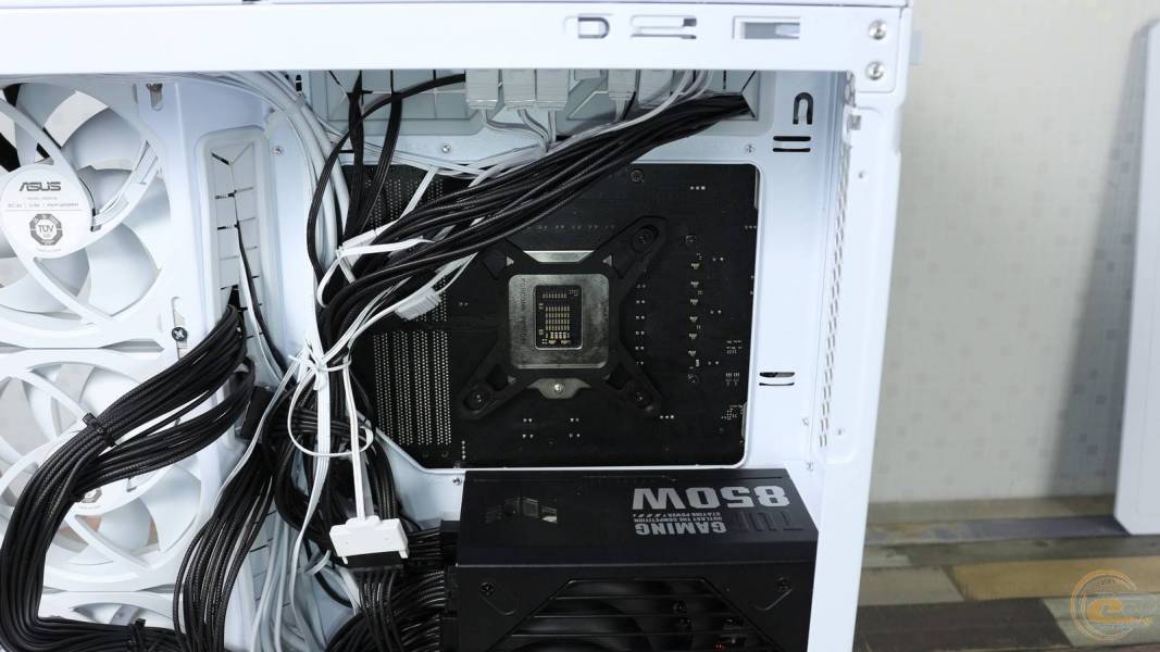 ASUS TUF Gaming GT502 Horizon ARGB-8