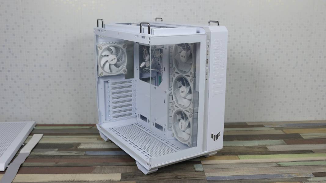 ASUS TUF Gaming GT502 Horizon ARGB-9