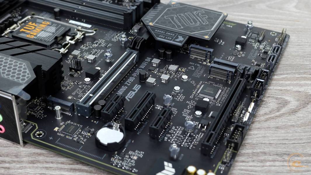 ASUS TUF GAMING Z790-PLUS WIFI D42