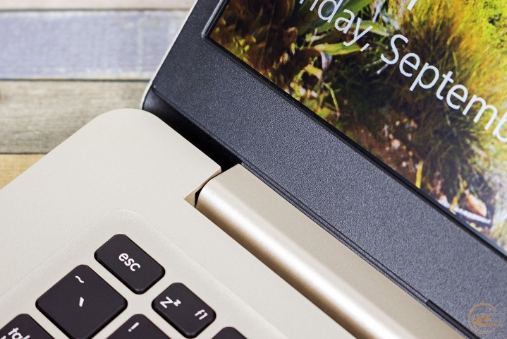 ASUS VivoBook S15-1