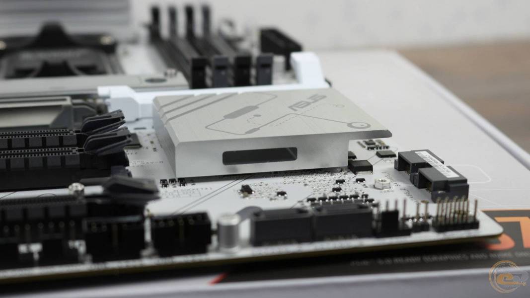 ASUS X870 MAX GAMING WIFI7 W-2