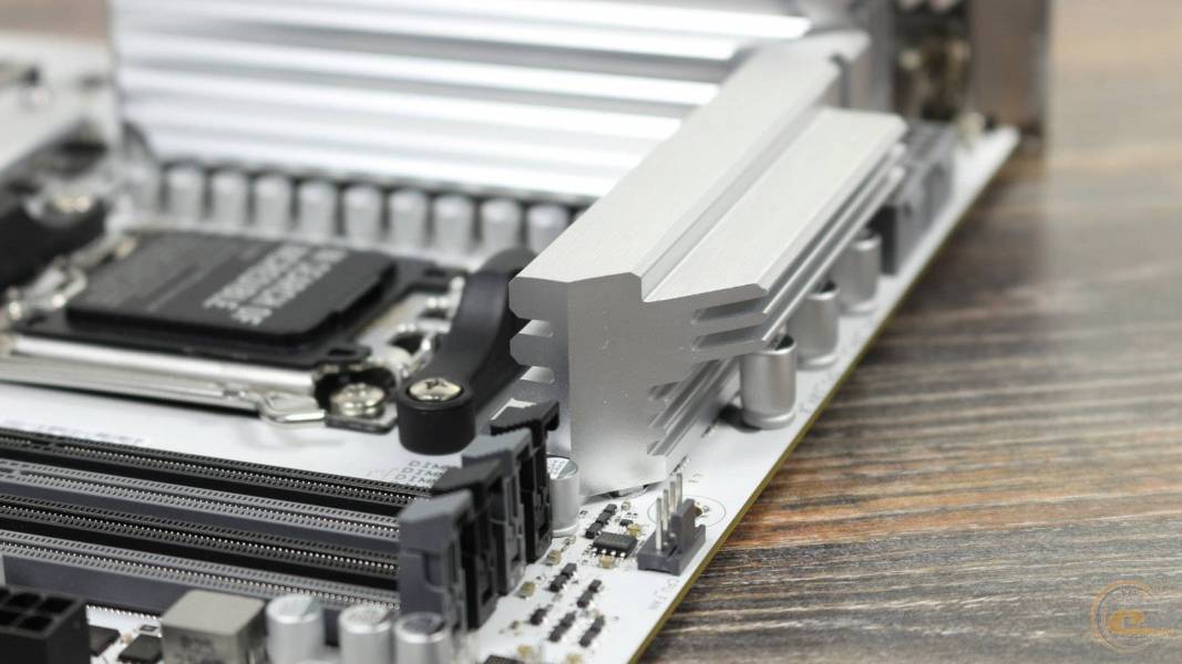 ASUS X870 MAX GAMING WIFI7 W-2