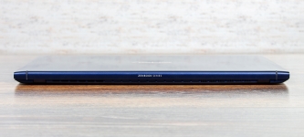 ASUS ZenBook 15 UX533FD-1