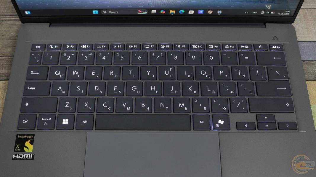ASUS Zenbook A14 UX3407RA-3
