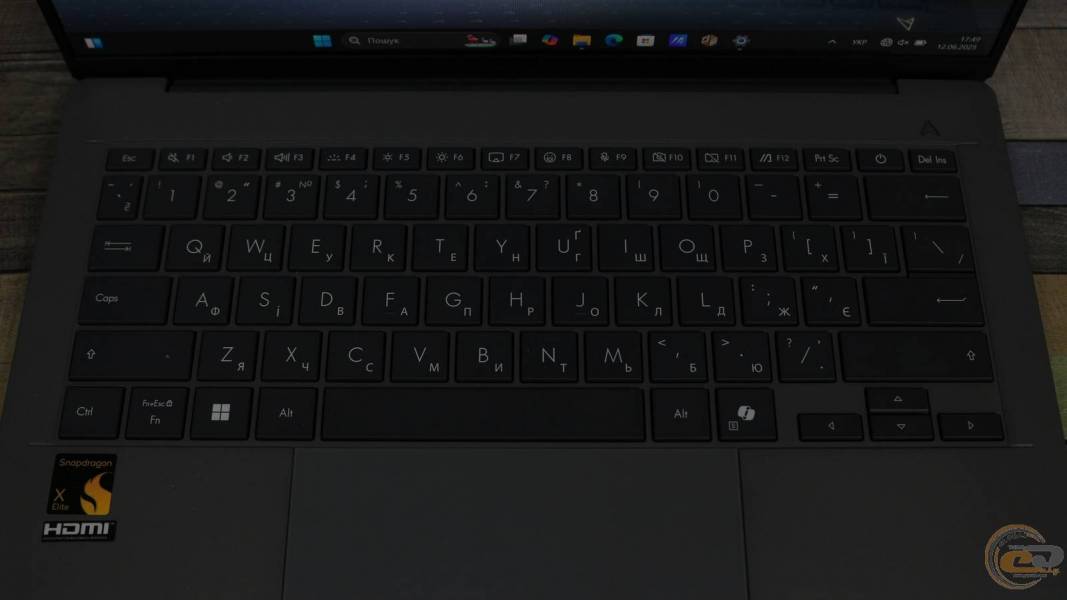 ASUS Zenbook A14 UX3407RA-3