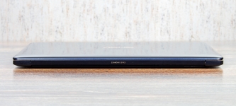 ASUS ZenBook Pro 15 UX580GE-1
