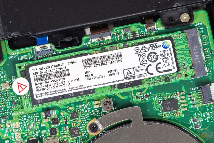 ASUS ZenBook Pro 15 UX580GE-4