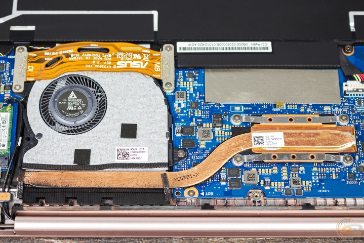 ASUS ZenBook UX330UA-6