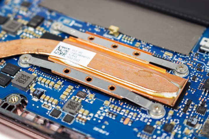ASUS ZenBook UX330UA-6