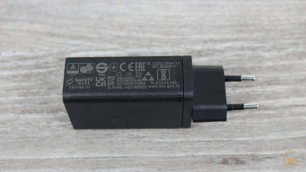 ASUS ZenScreen OLED MQ16FC-2