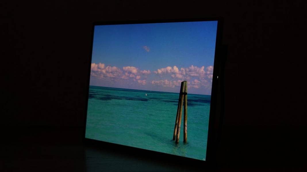ASUS ZenScreen OLED MQ16FC-8