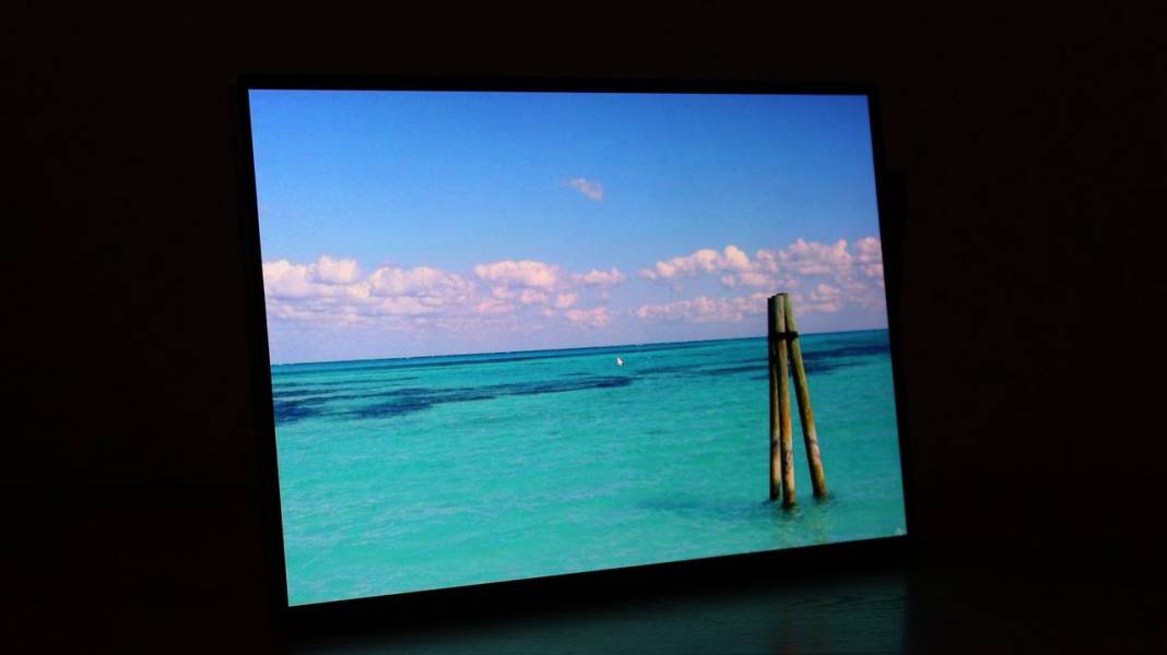 ASUS ZenScreen OLED MQ16FC-8