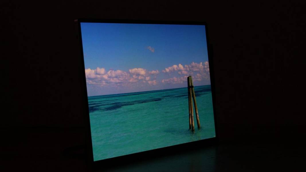 ASUS ZenScreen OLED MQ16FC-8