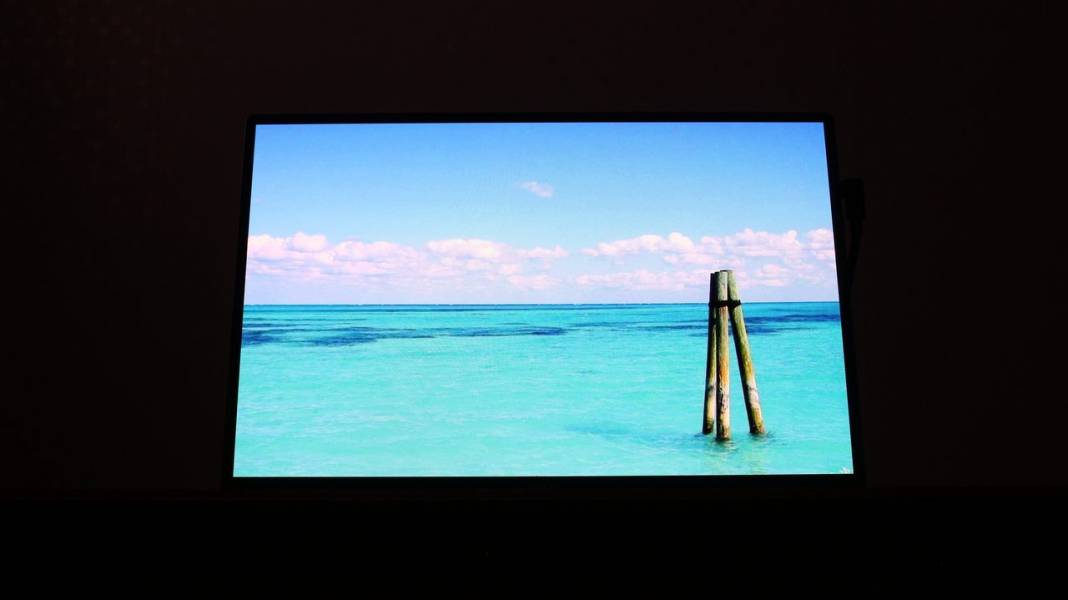 ASUS ZenScreen OLED MQ16FC-8