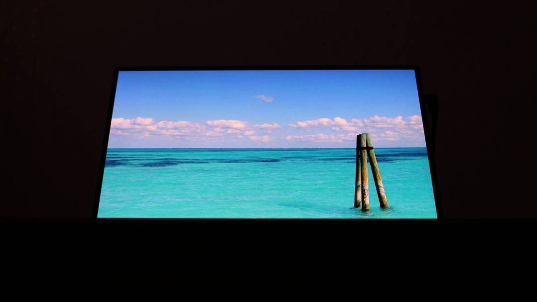 ASUS ZenScreen OLED MQ16FC-8