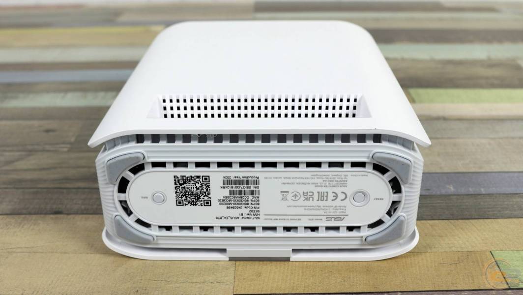 ASUS_ZenWiFi_BT8-3