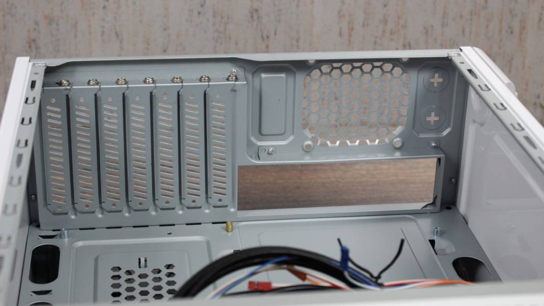 CHIEFTEC UNI UK-02W-OP2