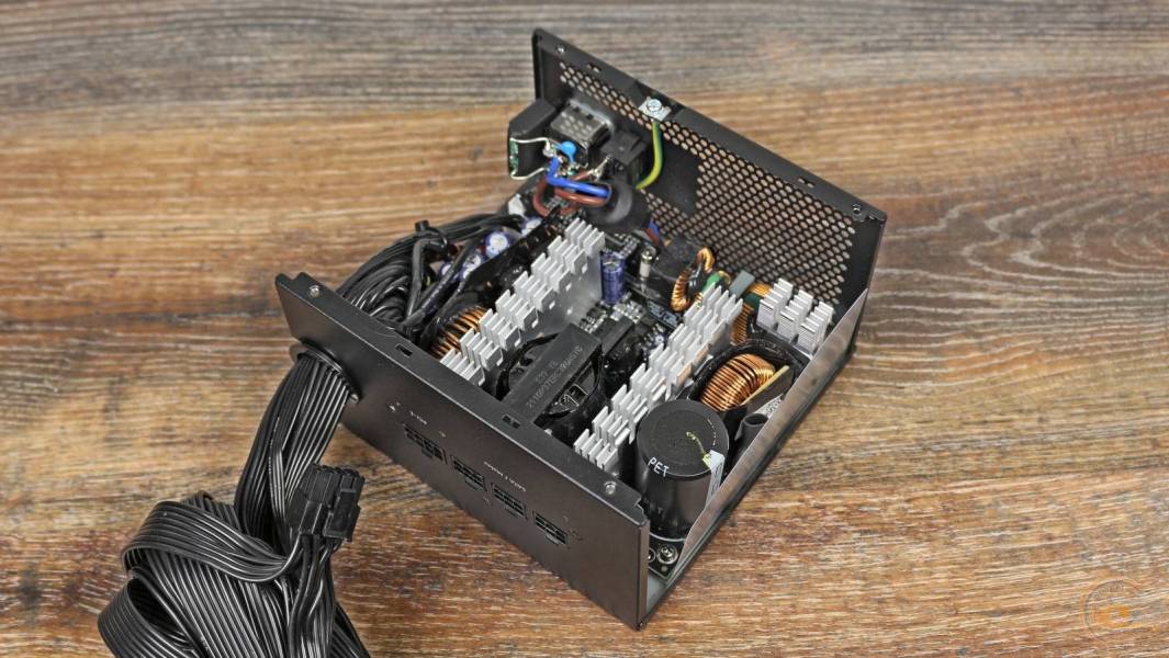 CHIEFTEC VITA SM3 750W-2