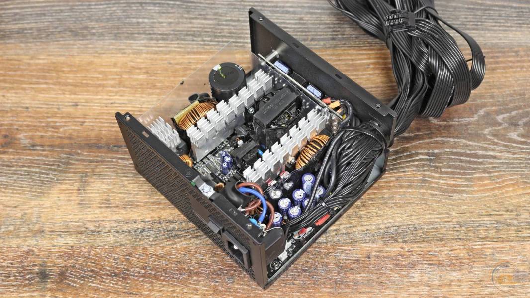 CHIEFTEC VITA SM3 750W-2