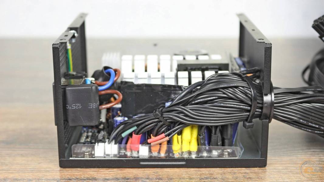 CHIEFTEC VITA SM3 750W-2