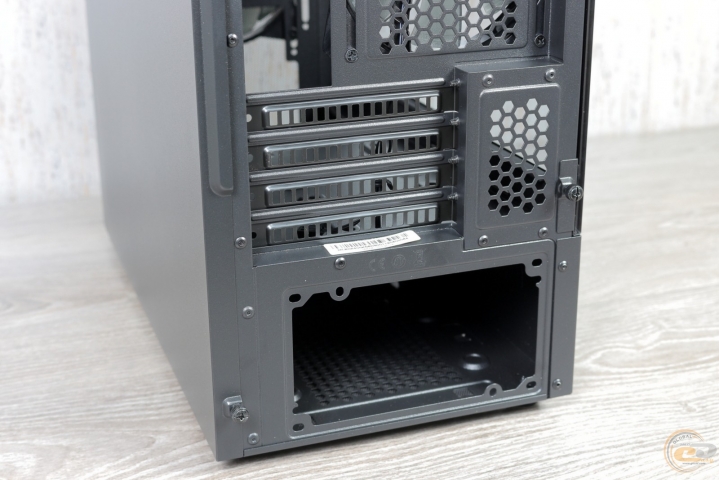 Cooler Master MasterBox NR400-1
