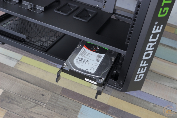 Cooler Master MasterCase Pro 5 NVIDIA Edition-4