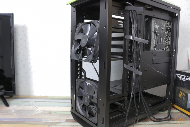 Cooler Master MasterCase Pro 5 NVIDIA Edition-9