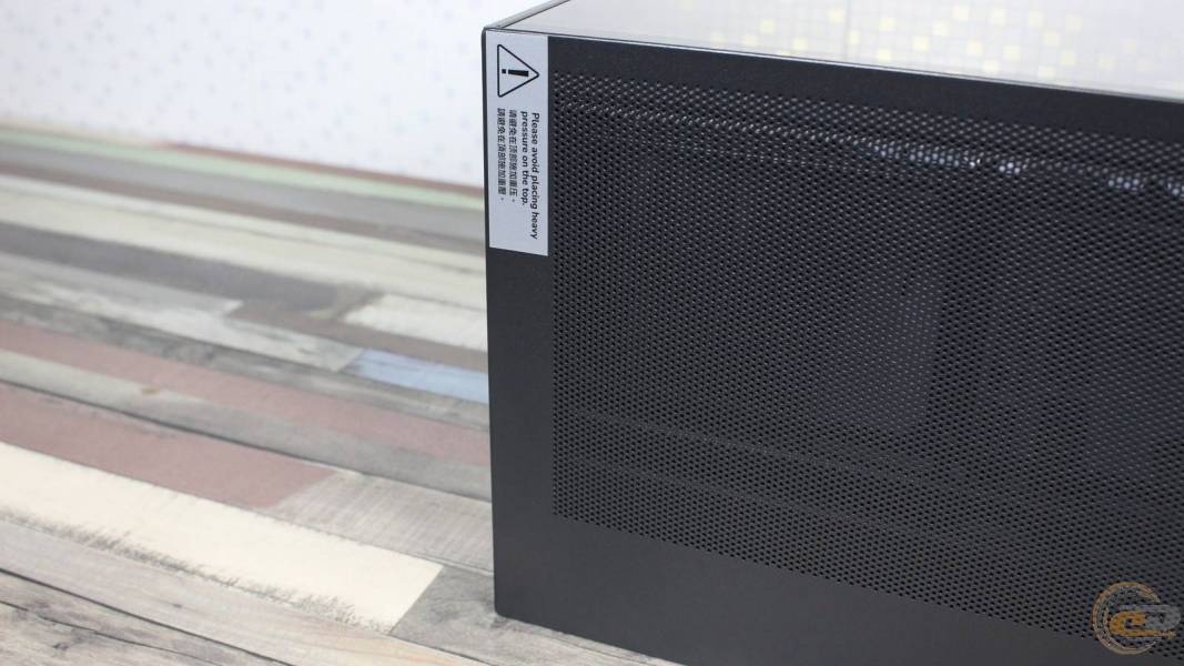 COUGAR CFV235 Mesh-2