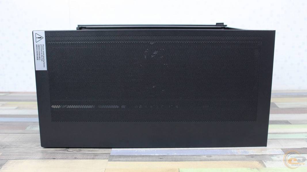 COUGAR CFV235 Mesh-2