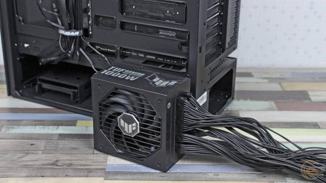 COUGAR CFV235 Mesh-9