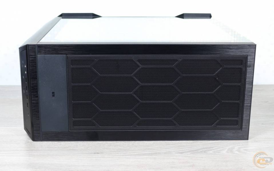 DARK BASE PRO 901-3