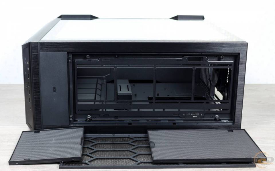 DARK BASE PRO 901-3