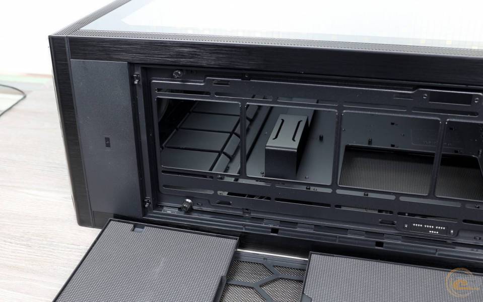 DARK BASE PRO 901-3