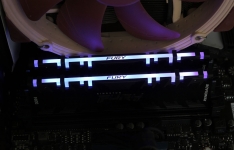 DDR4-3600 Kingston FURY Renegade RGB