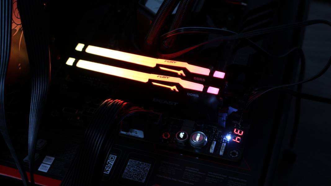 DDR5-6000 Kingston FURY01