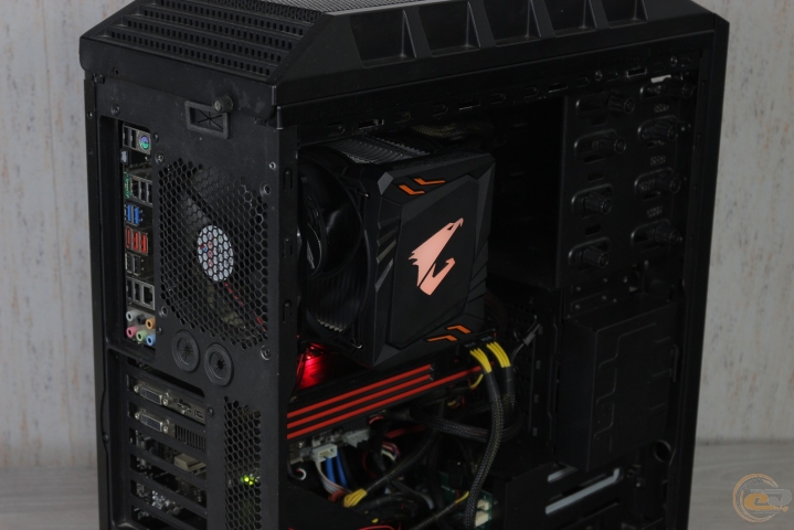 GIGABYTE AORUS ATC700-3