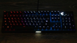 GIGABYTE AORUS K9 Optical-1