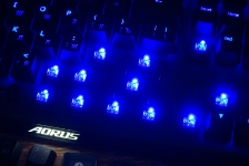 GIGABYTE AORUS K9 Optical-1