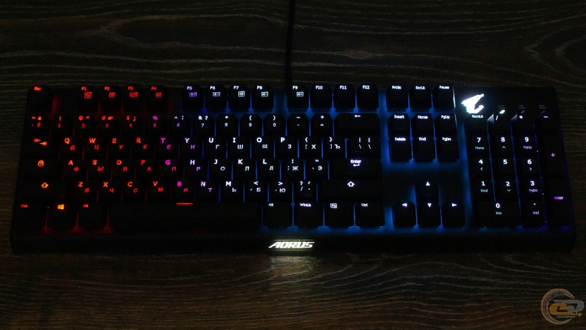 GIGABYTE AORUS K9 Optical-1