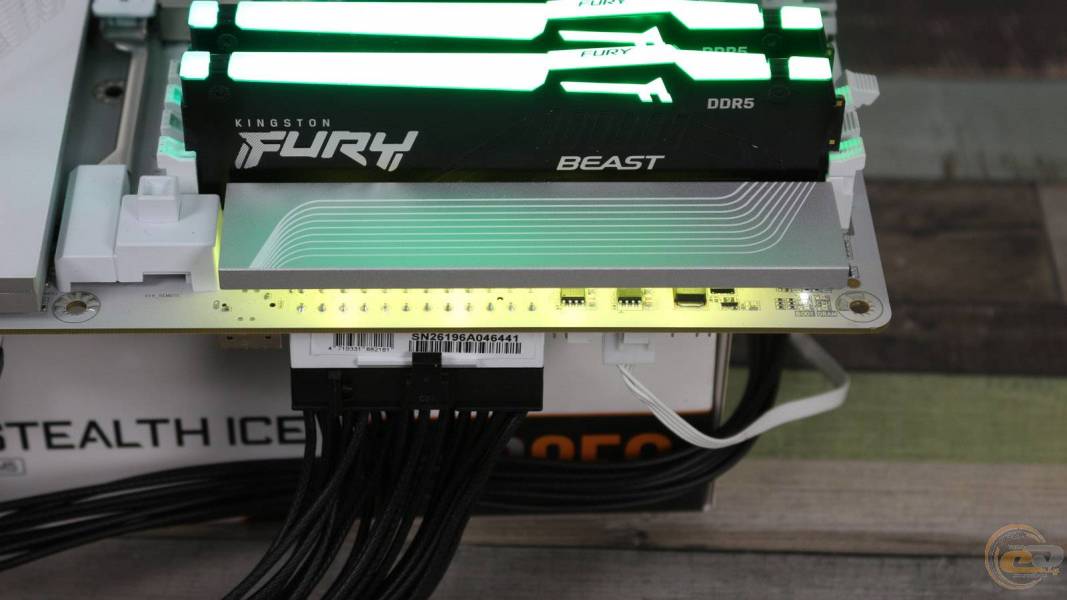 GIGABYTE B850M AORUS STEALTH ICE-2