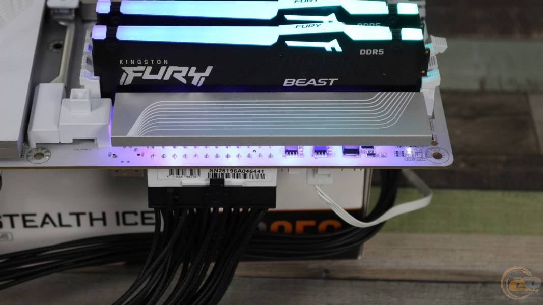 GIGABYTE B850M AORUS STEALTH ICE-2