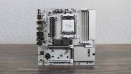 GIGABYTE B850M AORUS STEALTH ICE-3