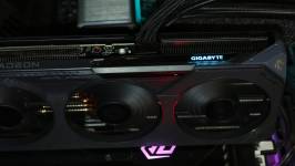 GIGABYTE Radeon RX 9060 XT GAMING OC 16G-2